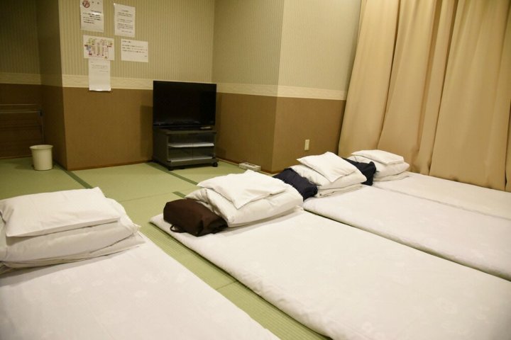 熊本胶囊酒店及青年旅舍 - 仅供男性入住(Kumamoto Capsule Hotel - Hostel, Caters to Men)