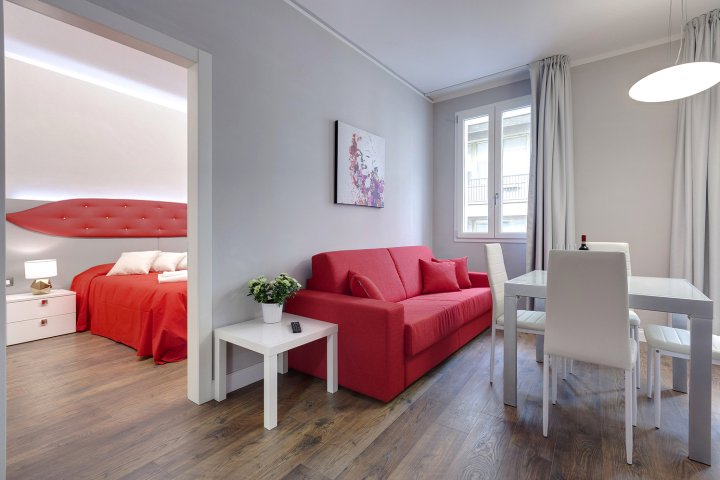 Elegant Suite Located Near Central Station of Florence