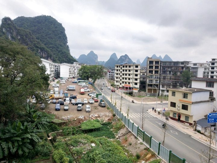 梁春艳公寓(神山路分店)