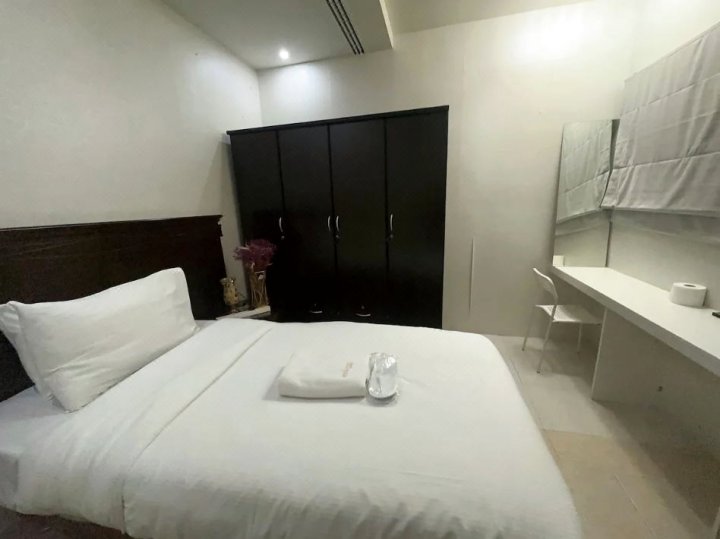 ZINGO | R6b- Cozy Room with Marina view Opp Beach
