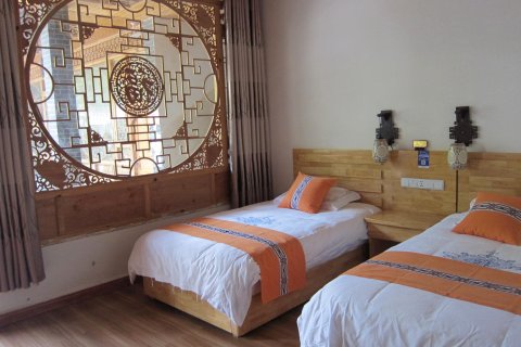 鸡足山古树译院客栈