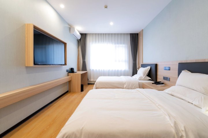 如家UP华驿精选酒店(北京平谷步行街区政府店)