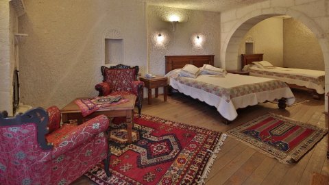 大臣岩洞套房酒店(Vezir Cave Suites)
