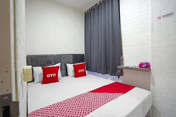 91727诗都阿佐豪华家庭旅馆(OYO 91727 Luxury Homestay Sidoarjo)