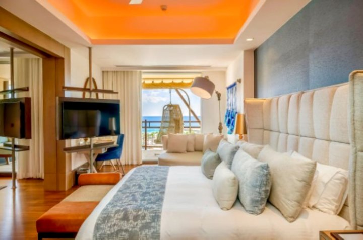 The Celebrity Two Bedroom Penthouse GL3- Los Cabos