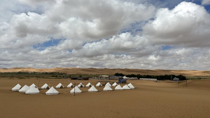 阿拉善左旗腾格里沙漠壹号营地