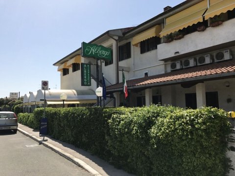 里斯佩施雅酒店(Albergo Rispescia)