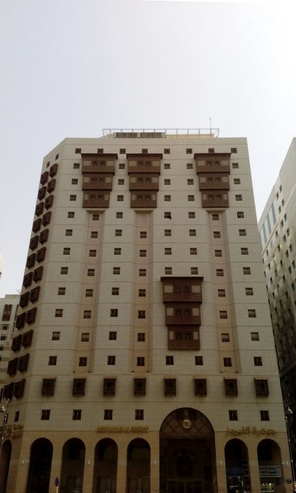 约哈拉特爱尔法耶洛斯酒店(Jawharat Al Fayroz Hotel)