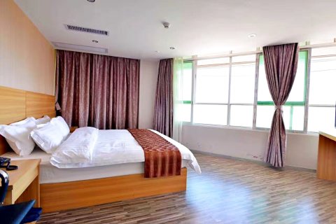 南雄江景庭酒店