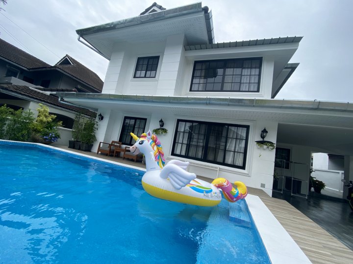 清迈5房独栋泳池别墅(Chiangmai 5 room swimming pool villa)