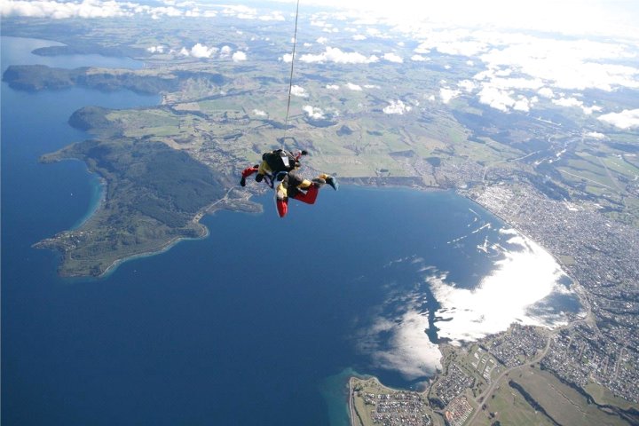 Taupo Tandem Skydiving