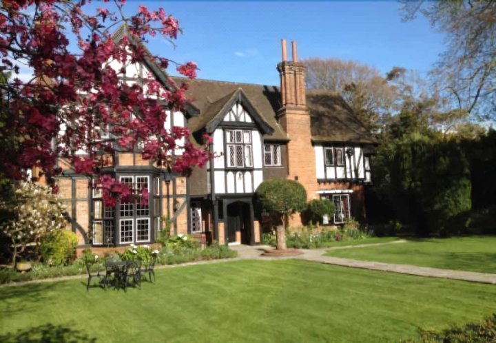 都铎乡村小屋酒店(Tudor Cottage Lodge)