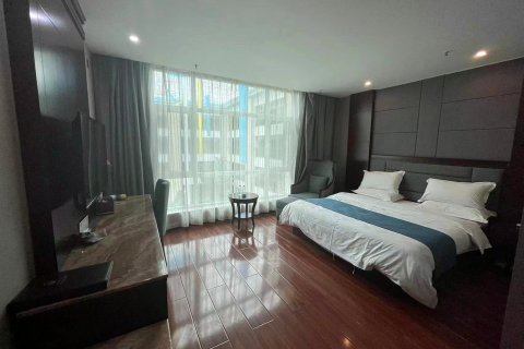 碌曲洮河源大酒店