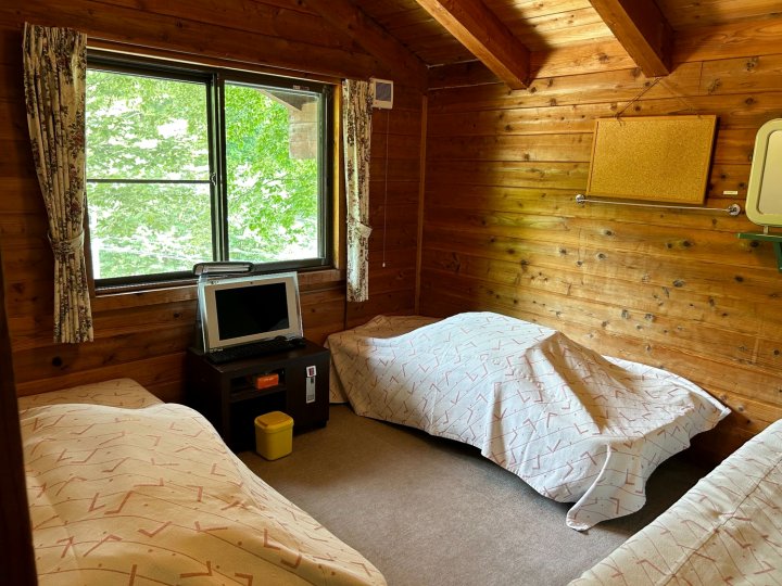 A Room Where You Can Hear Cicadas and Birds Singin