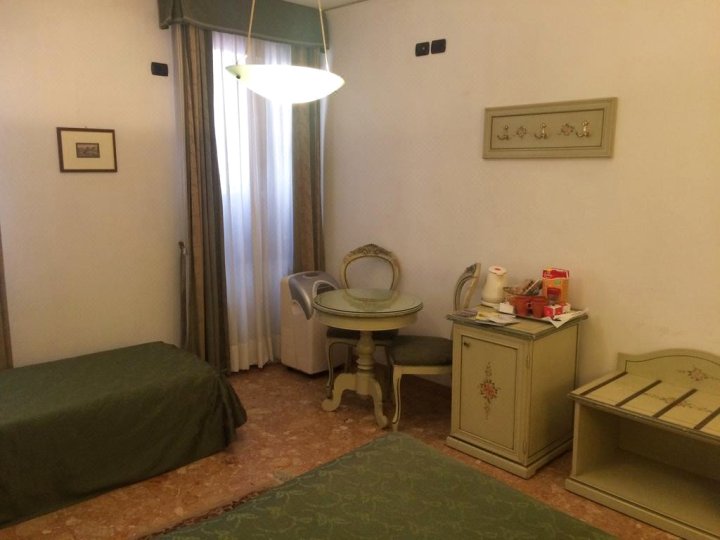 卡迪波佐客房酒店(Ca' del Pozzo Rooms)