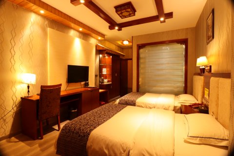 凯里苗绣大酒店(贵州电子信息学院店)