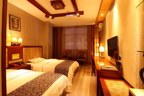 凯里苗绣大酒店(贵州电子信息学院店)