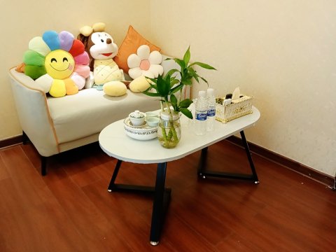 闪闪红星公寓(和馨路分店)