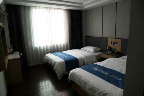 如家华驿精选酒店(广州火车站钟表城店)