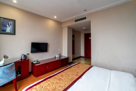 大方四月天假日酒店