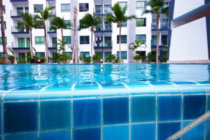 Arcadia Waters Condo Resort Pattaya