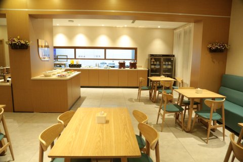 遵化凯歌儿假日酒店