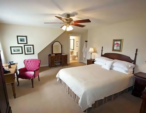 代巴尔庄园旅馆(DesBarres Manor Inn)