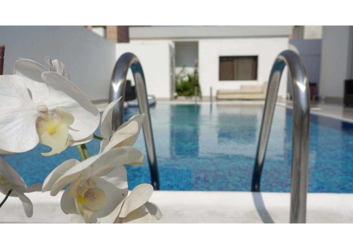 Villa Master Bedroom Near Burj Al Arab Beach(Villa Master Bedroom Near Burj Al Arab Beach)