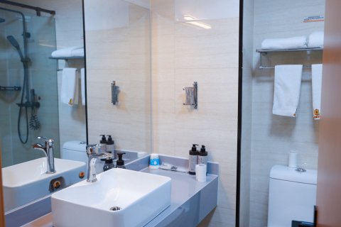 美御酒店(哈密火车站店)