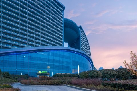 武汉国博套房假日酒店