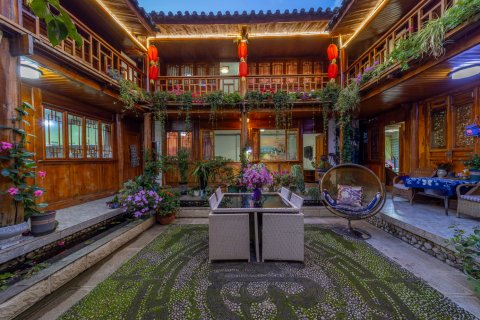 丽江束河在别处客栈