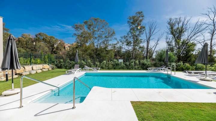 Endless Luxury at Marbella Lake Paradise