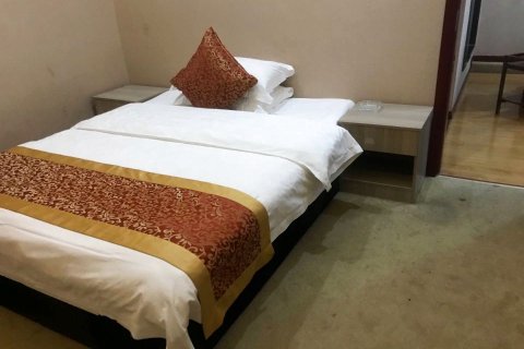 公安嘉斯顿主题商务酒店