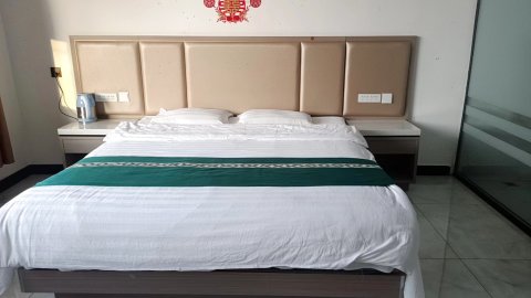 喀喇沁旗双盈酒店