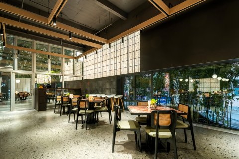 上海徐家汇八万人体育场趣栗酒店