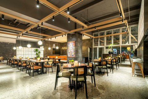 上海徐家汇八万人体育场趣栗酒店