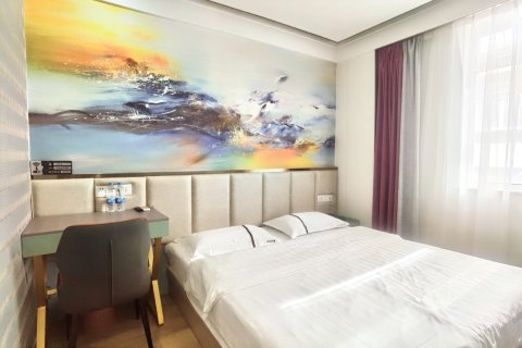 常青酒店(武汉大学小洪山地铁站店)