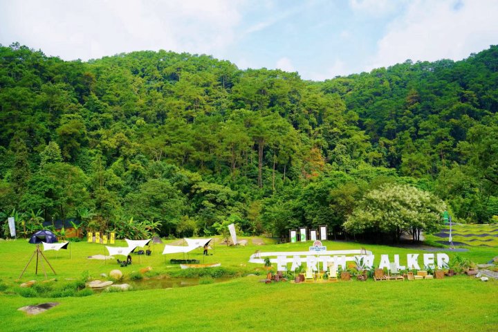 大地客平天山森林营地