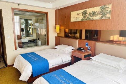 山西华苑宾馆(太原站西广场地铁站店)