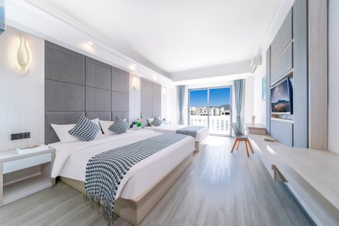 龙云精品智能酒店(三亚湾凤凰机场店)