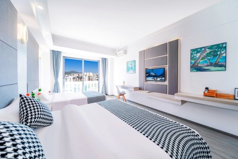 龙云精品智能酒店(三亚湾凤凰机场店)