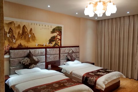 炉霍罗布岭宾馆