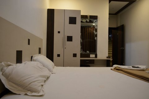 Hotel Toral Residency