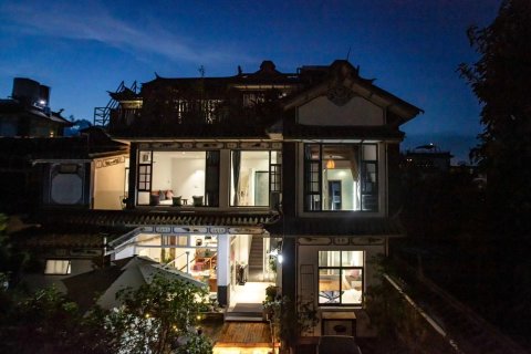 大理洱朵边客栈