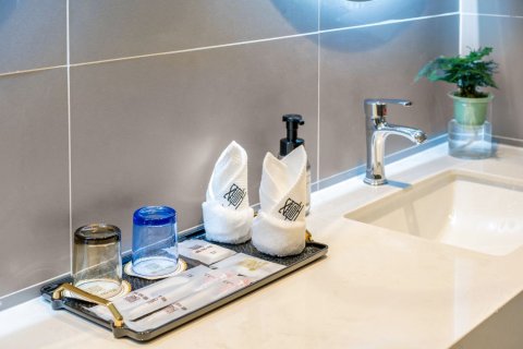 艺龙安云酒店夏忆栈(秦皇岛火车站人民广场店)