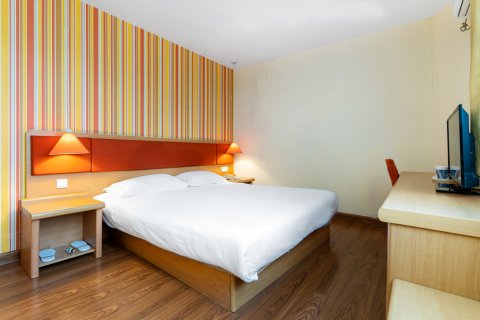 艺选酒店(福州三坊七巷东门地铁站店)