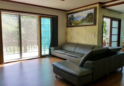 Hongcheon Hillhouse Pension