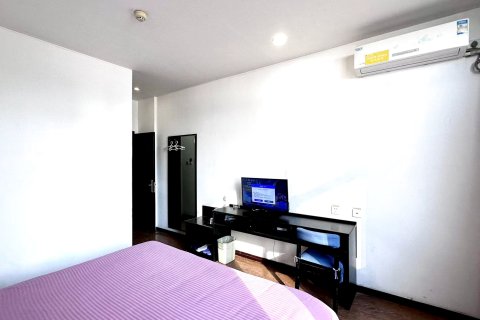 橙果主题酒店(邯郸火车站康德店)