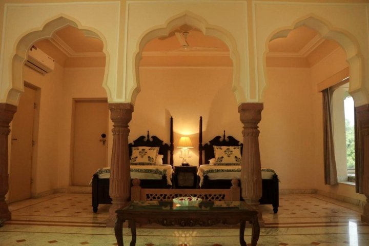 Shahpura Abhaneri Resort