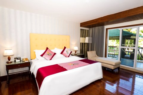 三亚亚龙湾高尔夫度假酒店